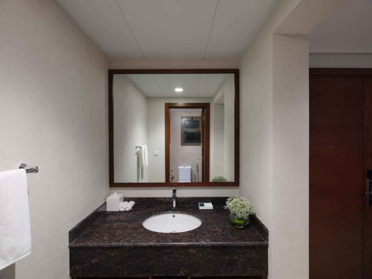 Doubletree By Hilton Muscat Qurum מראה חיצוני תמונה